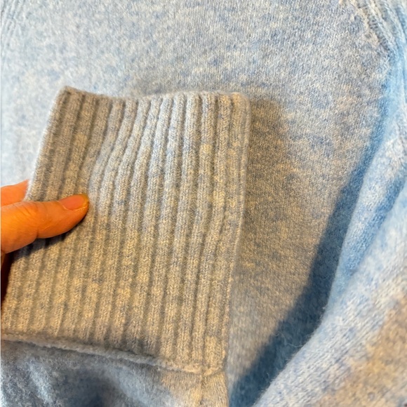 J. Crew V- Neck sweater in supersoft yarn Size L heather blue - Picture 9 of 11